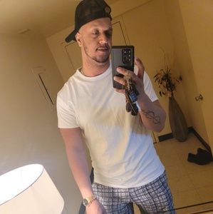 Meet your Posher, Luis